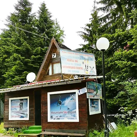 Bungalow Next To The Yastrebets Gondola Lift Gasthof